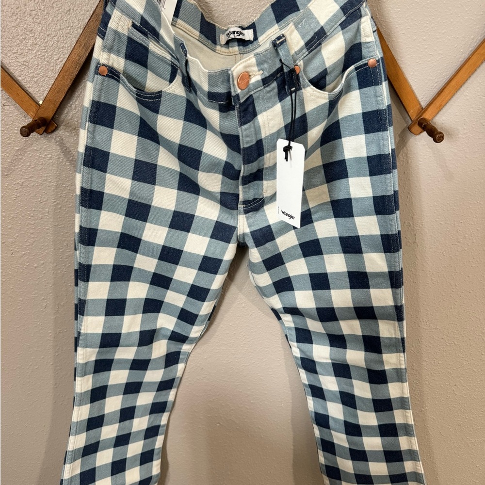 NWT womans Wranglers